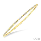 5/8 Ctw Full-Way Square & Pyramid Motif Round Cut Diamond Flex Bangle in 14K Yellow Gold