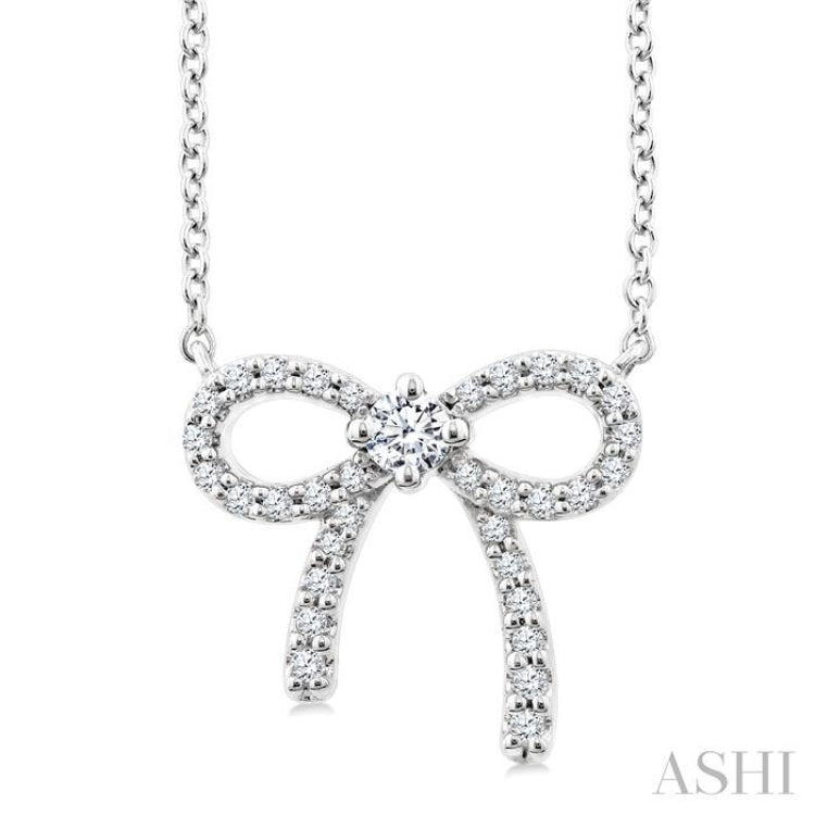 1/5 Ctw Bow Round Cut Diamond Petite Fashion Pendant With Chain in 10K White Gold
