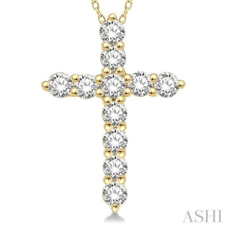 1/2 Ctw Round Cut Diamond Cross Pendant With Chain in 14K Yellow Gold