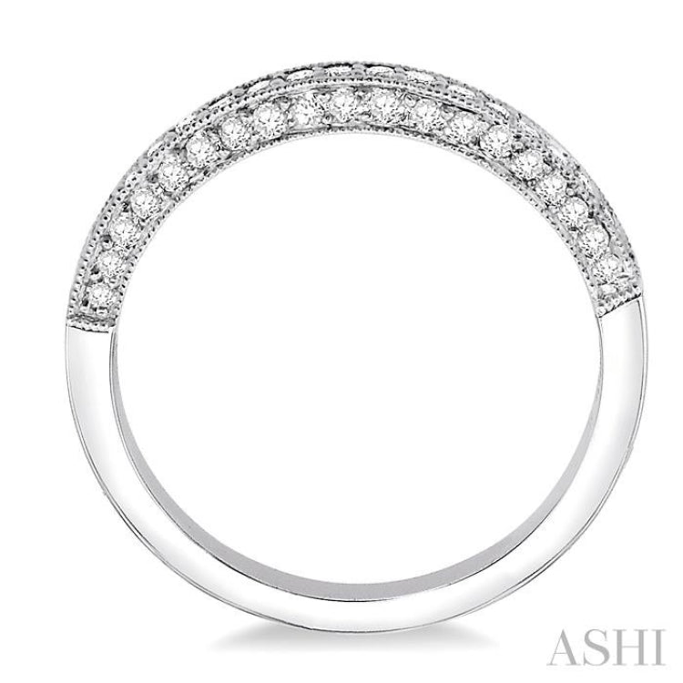 1/2 Ctw Round Cut Diamond Wedding Band in 14K White Gold