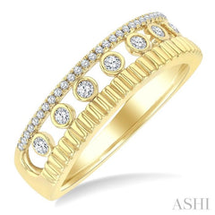 1/5 Ctw Bezel and Prong Set Round Cut Diamond Bold Fluted Fashion Ring in 10K Yellow Gold
