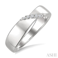 1/20 Ctw Round Cut Diamond Fashion Ring in Sterling Silver