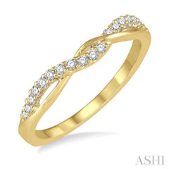 1/5 Ctw Twisted Top Round Cut Diamond Wedding Band in 14K Yellow Gold