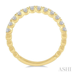 1/2 Ctw Lattice Round Cut Diamond Wedding Band in 14K Yellow Gold