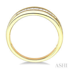 1/2 Ctw Channel Set Baguette Cut Diamond Wedding Band in 14K Yellow Gold
