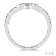 1/6 Ctw Tri Arc Center Round Cut Diamond Wedding Band in 14K White Gold