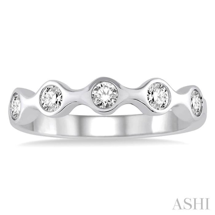 1/2 Ctw Round Cut Diamond Stack Band in 14K White Gold