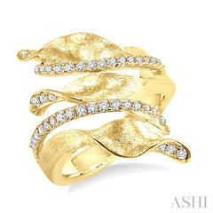 1/2 Ctw Round Cut Diamond Fashion Ring in 14K Yellow Gold