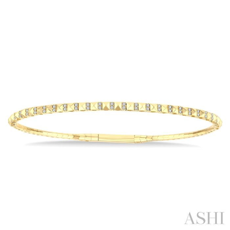 1/5 Ctw Round Cut Diamond Pyramid Flex Bangle in 14K Yellow Gold