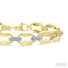 1/10 Ctw Bold Link Round Cut Diamond Fashion Bracelet in Yellow Gold Vermeil