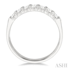 1/2 Ctw 7 Stone Round Cut Diamond Wedding Band in 14K White Gold