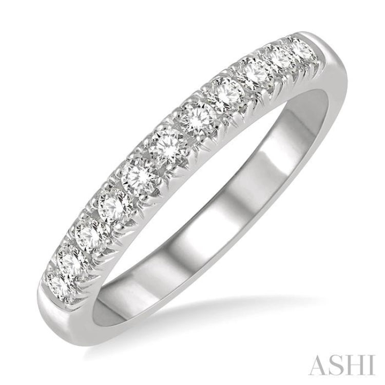 1/3 Ctw 11 Stone Round Cut Diamond Wedding Band in 14K White Gold