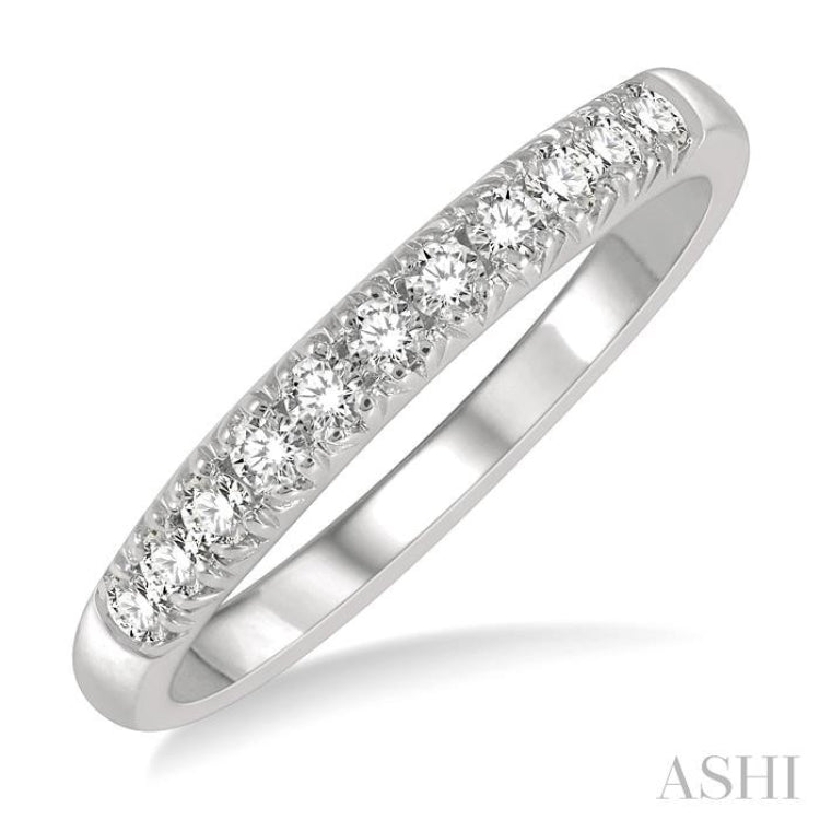 1/4 Ctw 11 Stone Round Cut Diamond Wedding Band in 14K White Gold