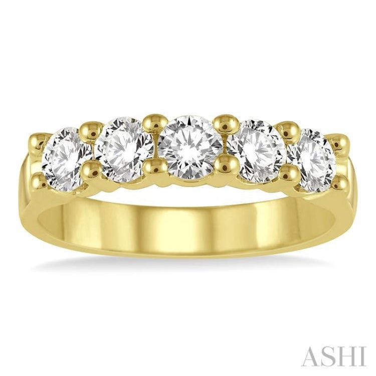 1 Ctw 5 Stone Round Cut Diamond Wedding Band in 14K Yellow Gold