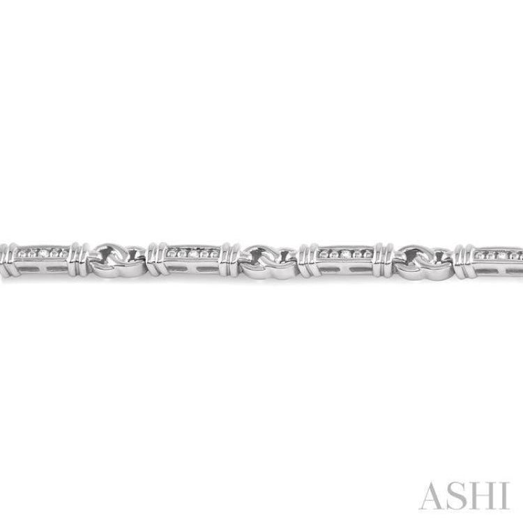 1/10 Ctw Knot Shape Round Cut Diamond Link Bracelet in Sterling Silver
