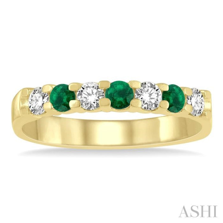 3 MM Emerald and 3/8 Ctw Round Cut Diamond Precious Wedding Band in 14K Yellow Gold