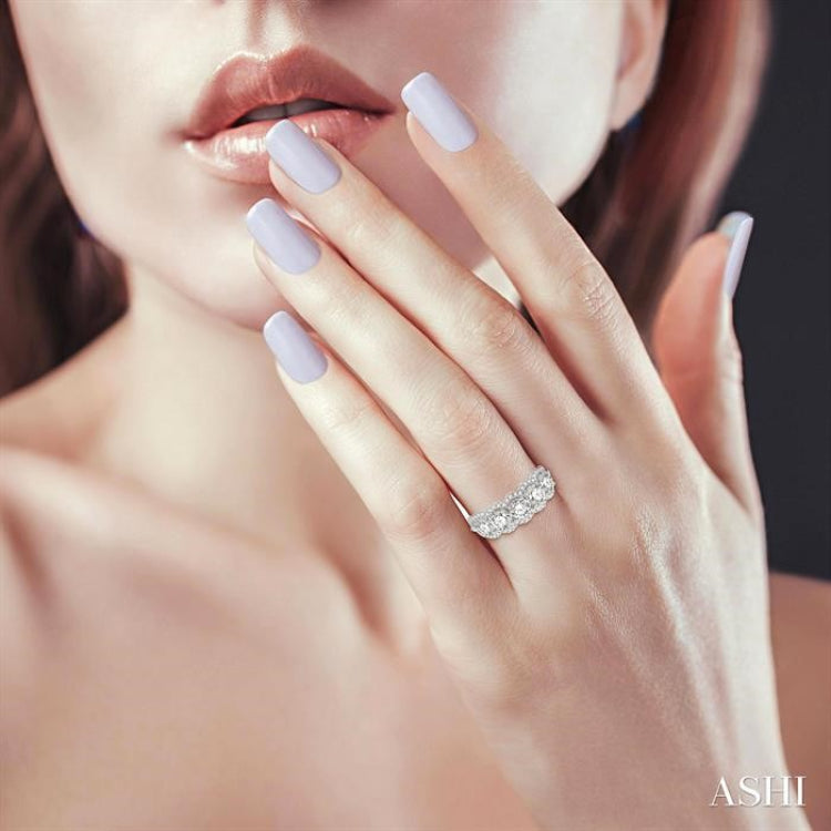 2 Ctw Scalloped Edge Circular Mount 5-Stone Baguette and Round Cut Diamond Fashion Ring in 14K White Gold