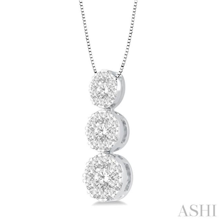 1/3 Ctw Lovebright 3 stone Essential Round Cut Diamond Pendant with Chain in 14K White Gold