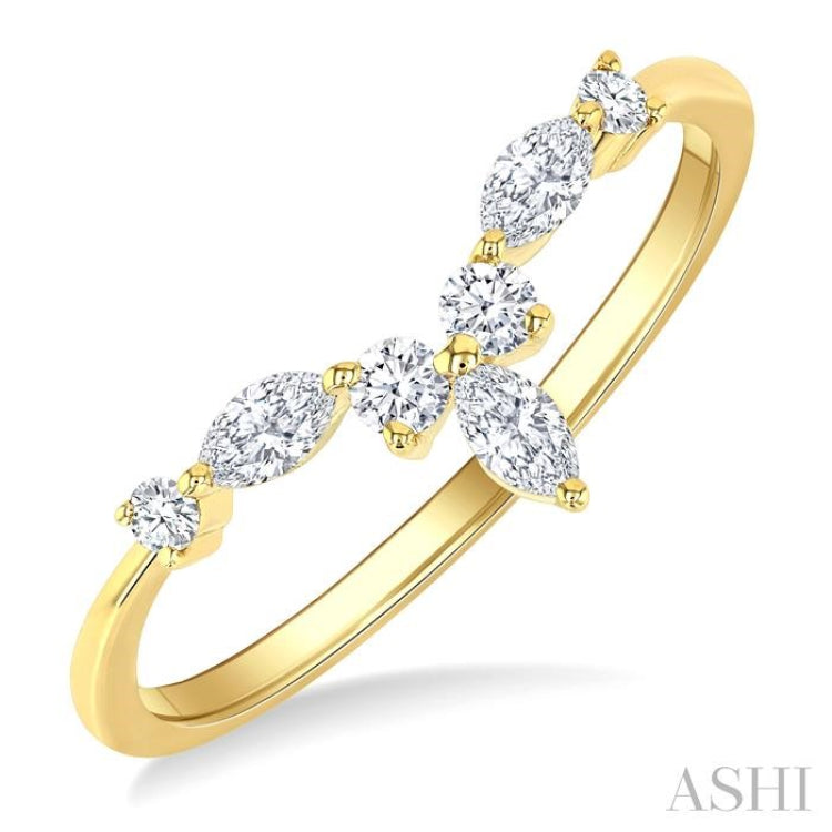 1/4 Ctw Chevron Centerpiece Marquise and Round Cut Diamond Wedding Band in 14K Yellow Gold