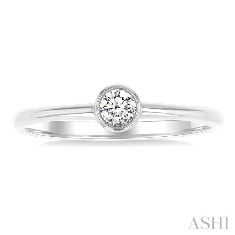 1/6 Ctw Petite Bezel Set Round Cut Diamond Fashion Ring in 10K White Gold