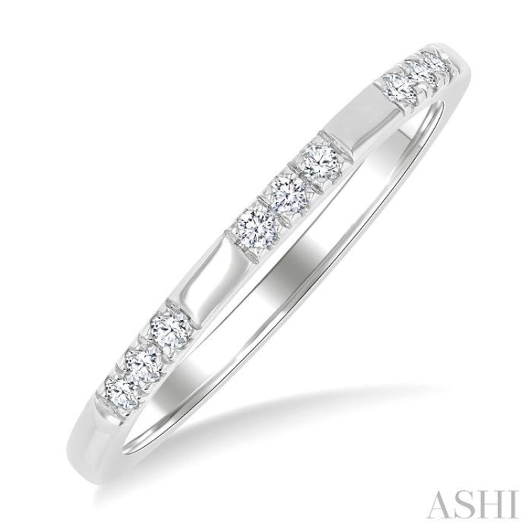 1/8 Ctw Sectioned Round Cut Diamond Fashion Band in 14K White Gold