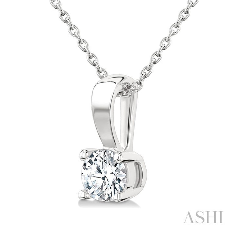 1/2 Ctw Prong Set Round Cut Diamond Solitaire Pendant With Chain in 14K White Gold