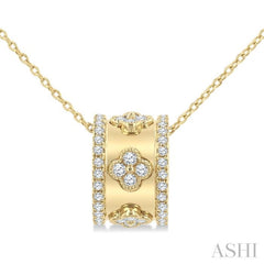 1/2 Ctw Round Cut Diamond Clover Fashion Pendant With Chain in 14K Yellow Gold